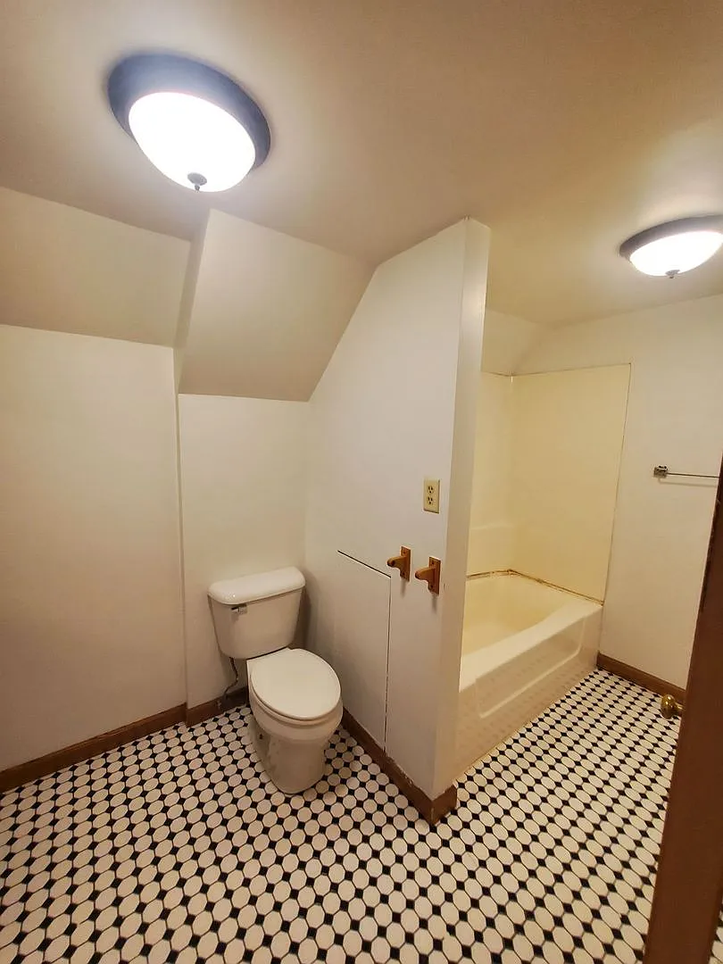 3630 E Plankinton Ave - 6 Unit — Photo 4