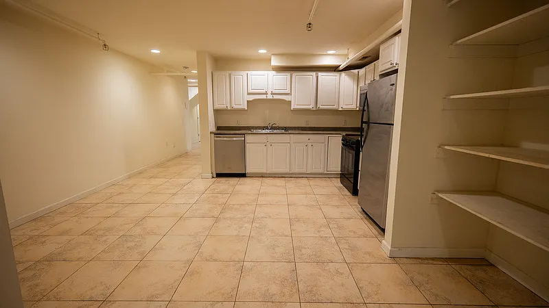 3 bed, 1.0 bath, $3,000 — Photo 3