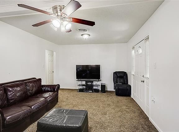 5th image of 202 Havana St