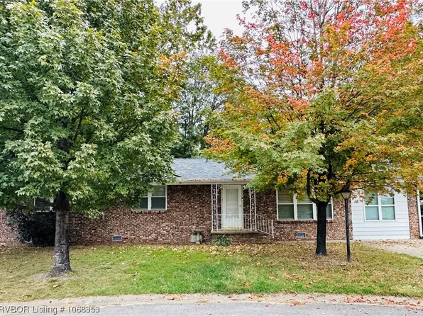 1906 Magnolia Dr, Fort Smith, AR 72908