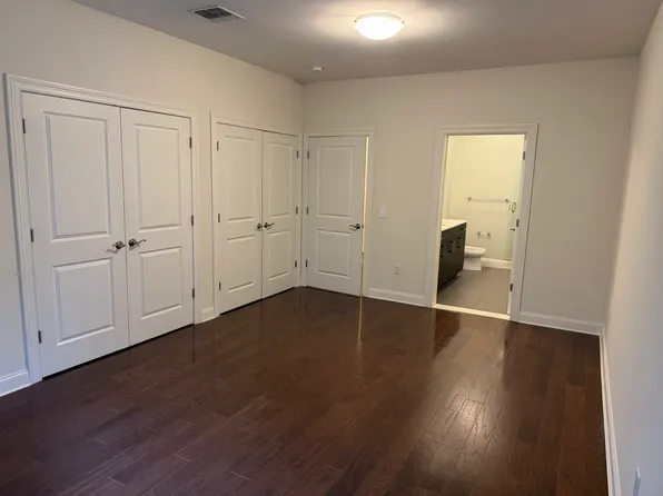 2001 Hudson Terrace image 7 of 16