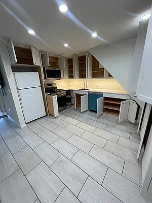 Rented by Irene Mihalios, LREB | media 5