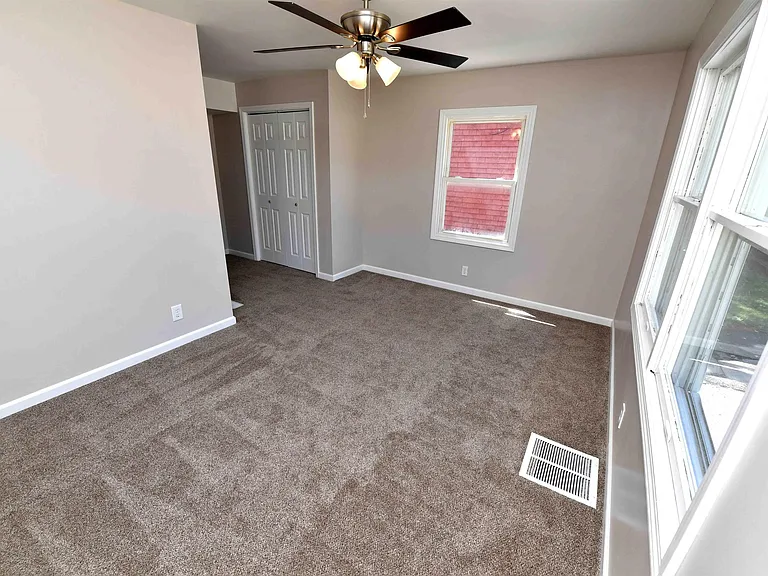 1027 N University St — Photo 47