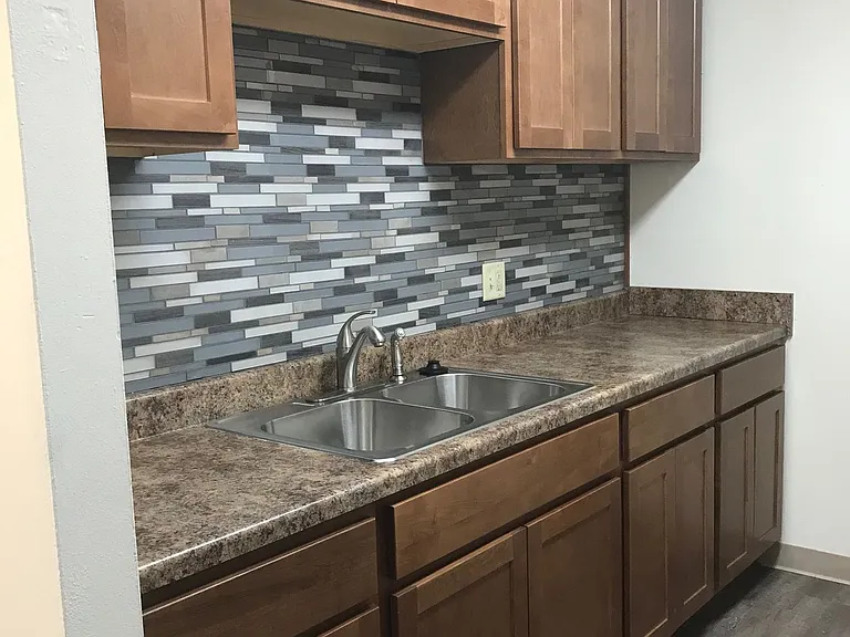 1320-1322 W Meadows Dr — Photo 20