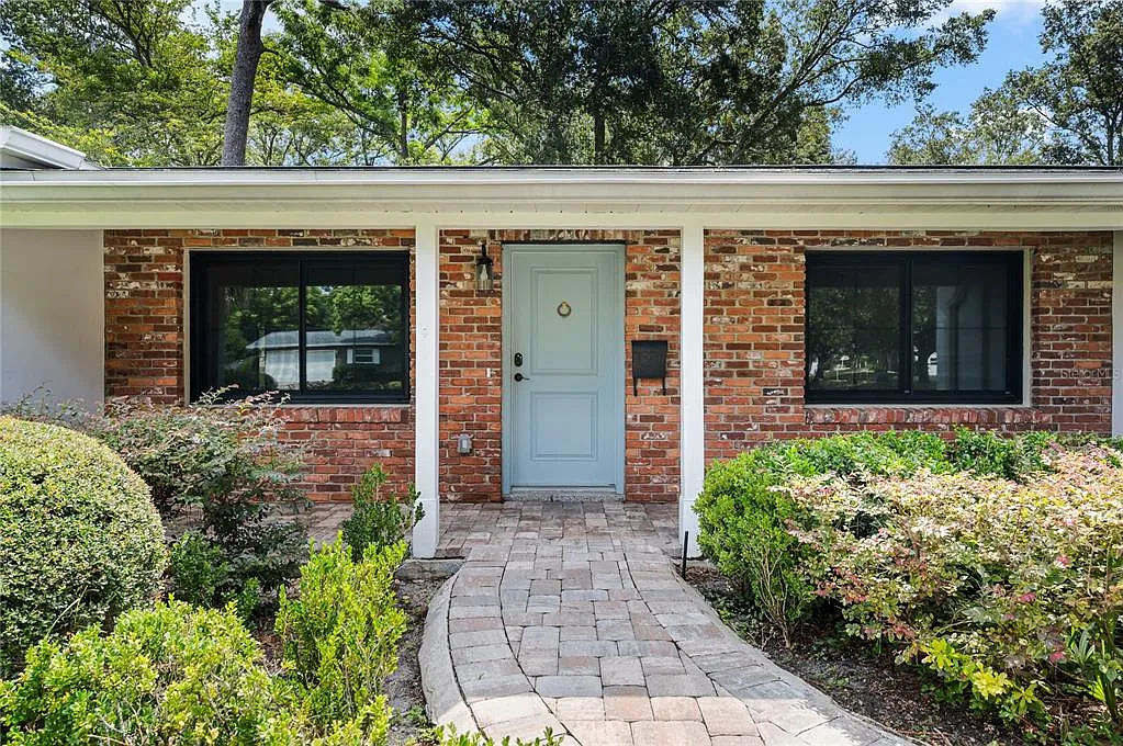 3 bed, 2.0 bath, 1554 sqft, $4,400 — Photo 4