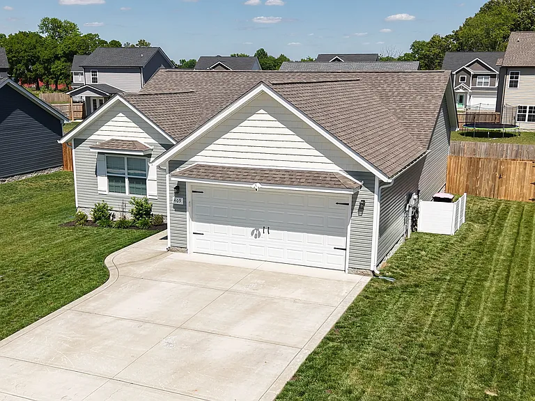 409 Pomeroy Dr — Photo 3