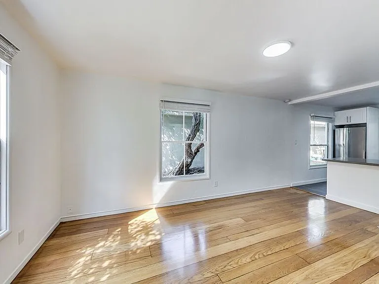1207-1231 University Avenue — Photo 16