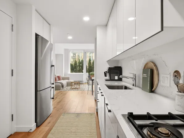 180 Broome Street 604 image 2 of 12