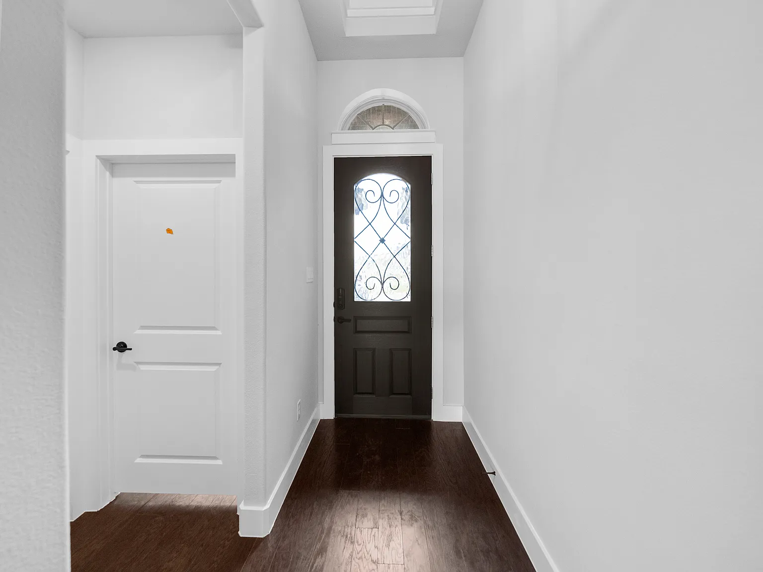 925 Baybrook Ln — Photo 4