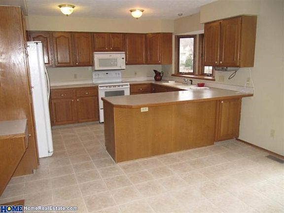 3rd image of 5421 Stockwell St