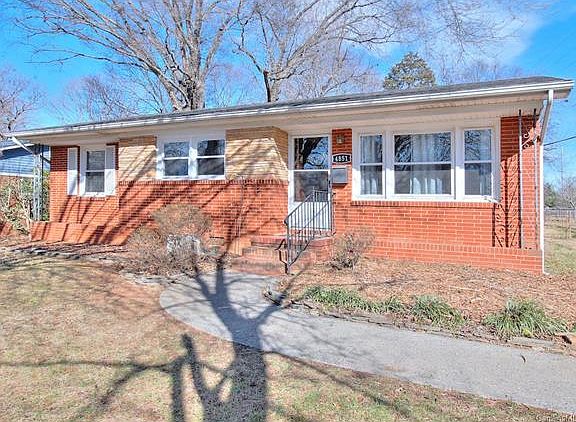 2nd image of 4851 Amity Pl