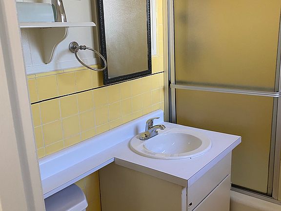 5th image of 1274 Stafford St #1