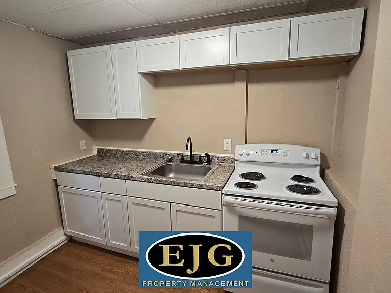 504 Main St #1 — Photo 6