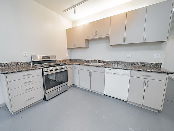 4th image of 400 Derby Ave APT 8