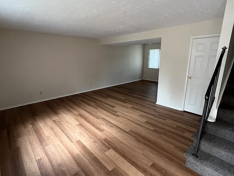 Mapleview Terrace Apartments — Photo 2