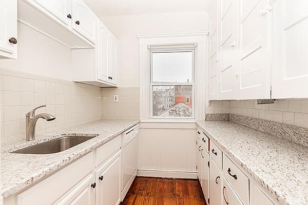 1st image of 8 Glendale St #1