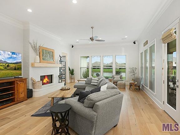 2nd image of 734 Green Oak Dr