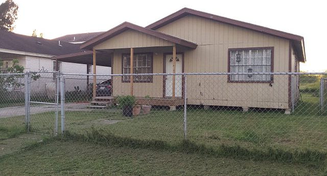 1st image of 2703 Vermillion Ave