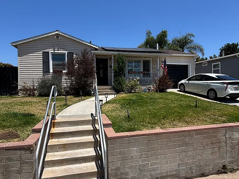 607 Claire Ave — Photo 2