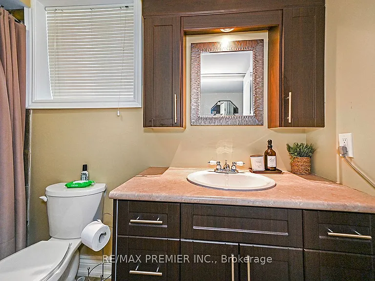 916 Scarlett Rd #BASEMENT — Photo 17