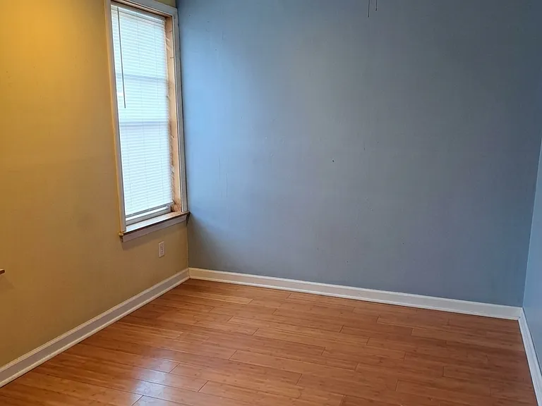 1824 W Montgomery Ave — Photo 2