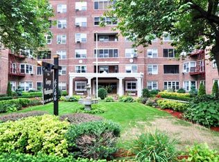 6766 108th St APT D4, Forest Hills, NY 11375