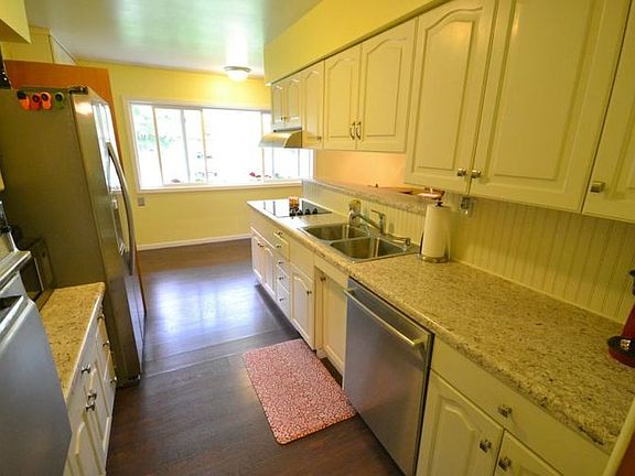 3rd image of 4608 Bristol Ct