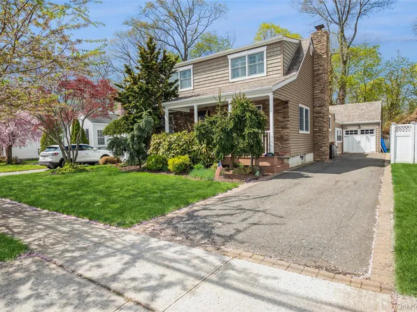 2296 Willow Street, Wantagh, NY 11793