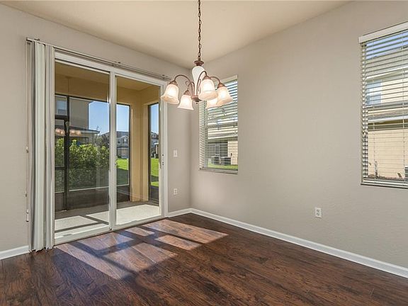 5th image of 2912 Wentworth Ln