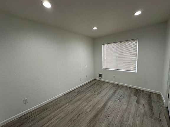 4th image of 230 6th Ave SE #2