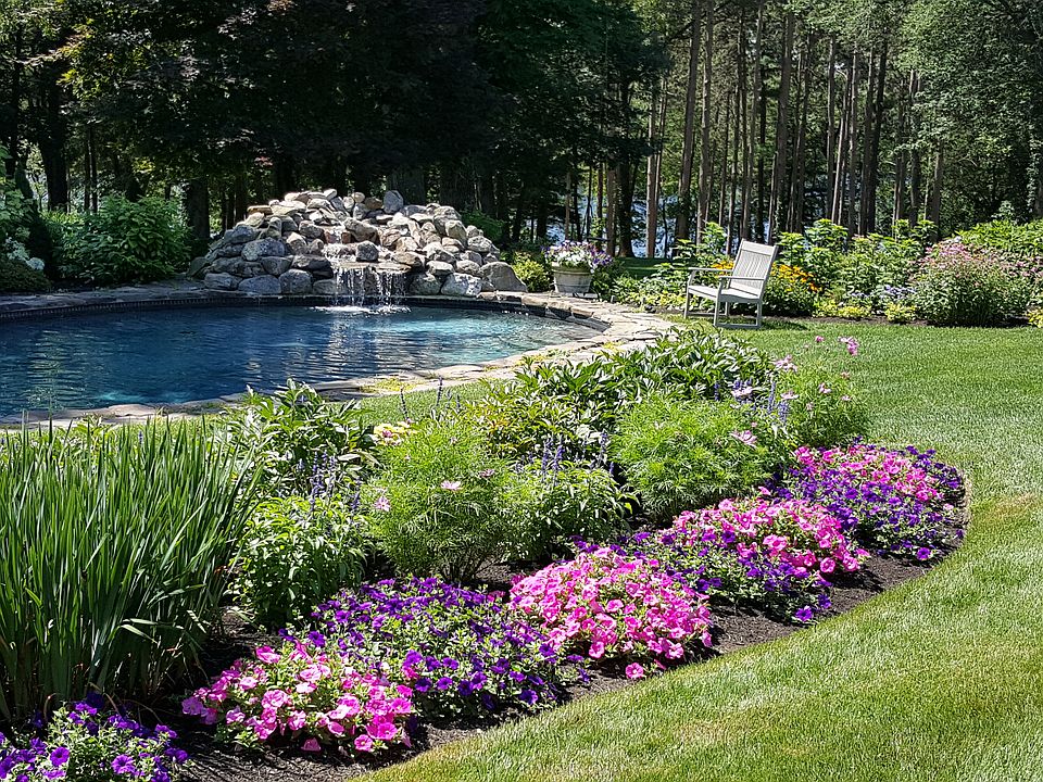 2nd image of 1116 Great Pond Rd