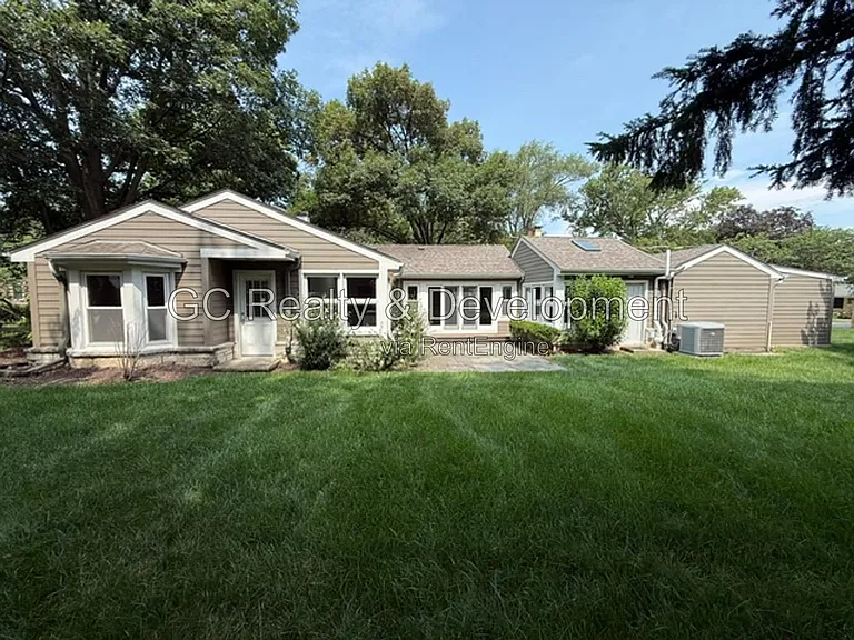 255 Crest Rd — Photo 34