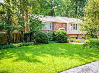 7 Ivanhoe Dr, Lynnfield, MA 01940