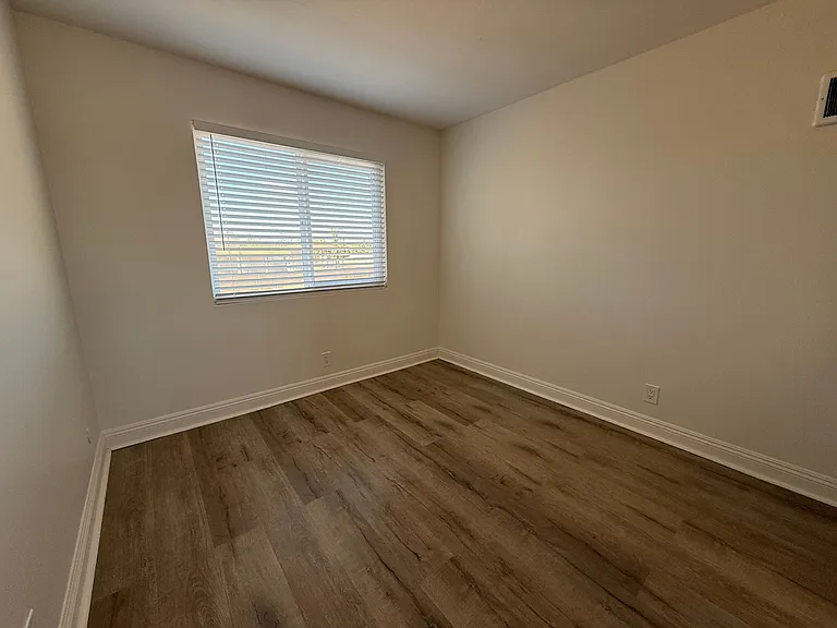 1475 Oakdale Ave — Photo 14