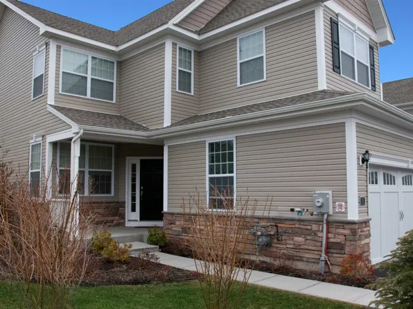 11 Evan Ct, Fishkill, NY 12524