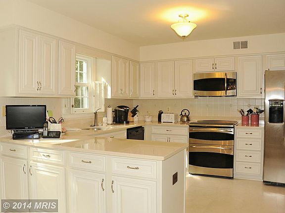 2nd image of 7319 Mallory Ln