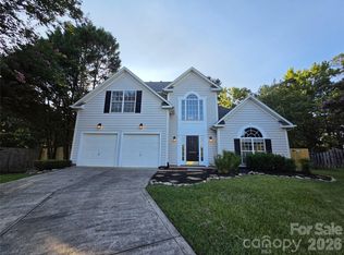 8800 Cavonnier Ln, Charlotte, NC 28216