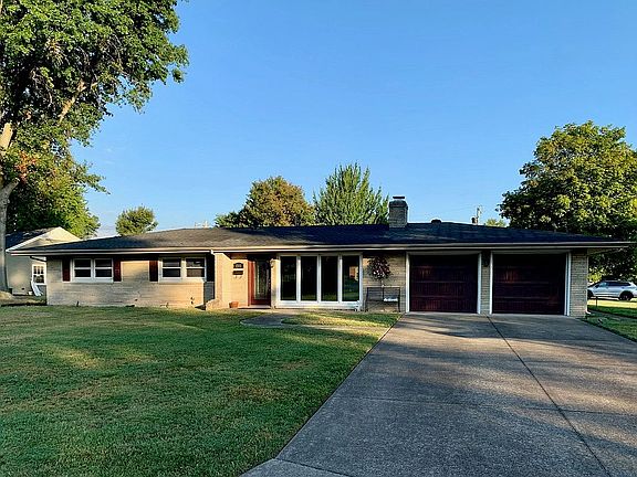 4th image of 1501 College Dr