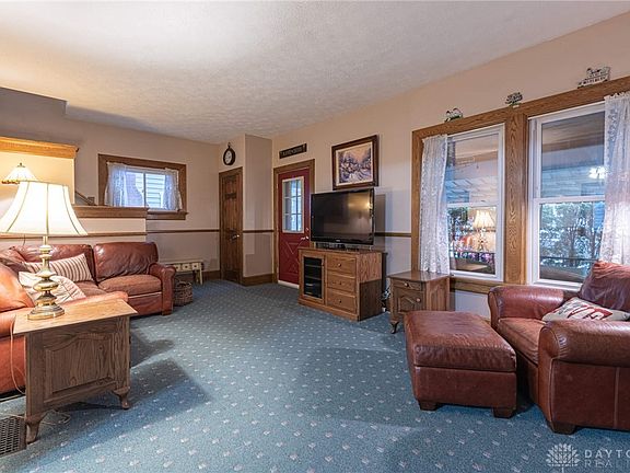 2nd image of 662 Creighton Ave