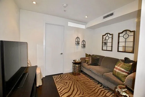 Rented by REAL New York | media 17