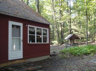 397 Hunters Farm Rd, Henryville, PA 18332