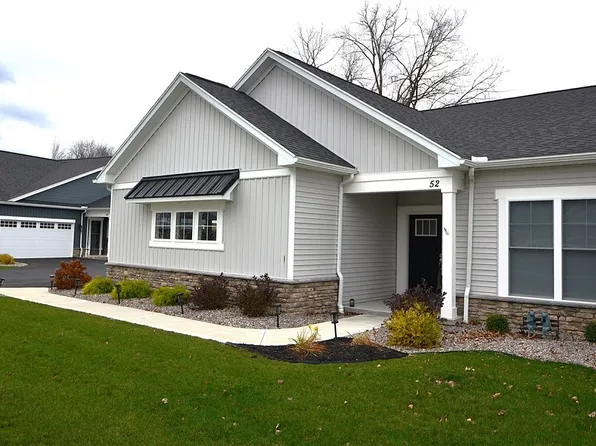 52 Autumn Leaf Trl, Webster, NY 14580