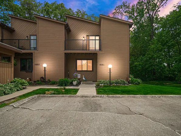 1601 Earthstone Dr #17, Valparaiso, IN 46383