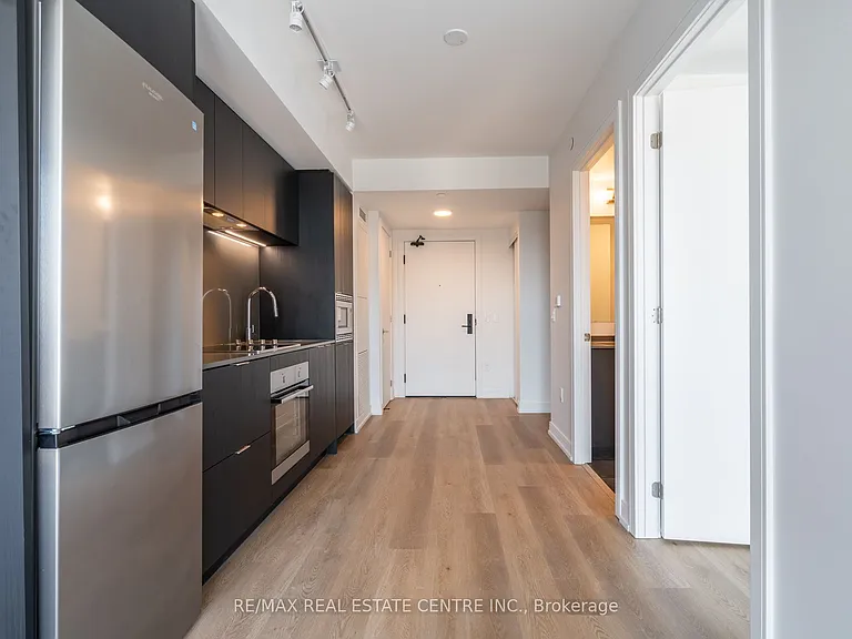 1 Jarvis St #725 — Photo 12