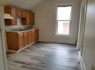 707 W 4th St #3, Muscatine, IA 52761