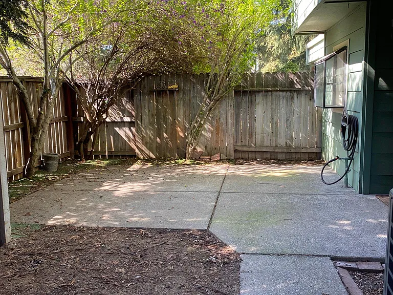 2833 Edison Ave — Photo 13