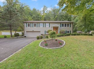 107 Simpaug Tpke, Redding, CT 06896