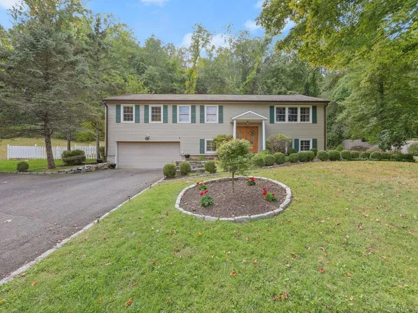 107 Simpaug Turnpike, Redding, CT 06896