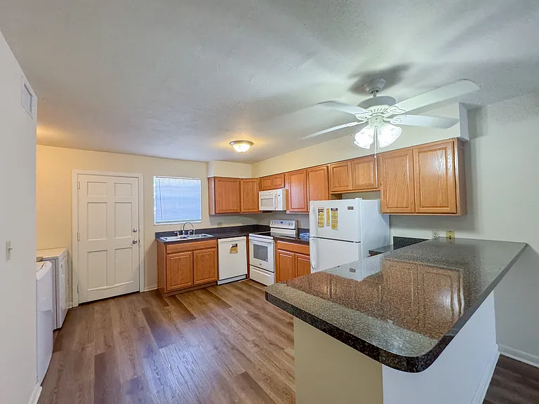 Greenbriar Garden Homes — Photo 23