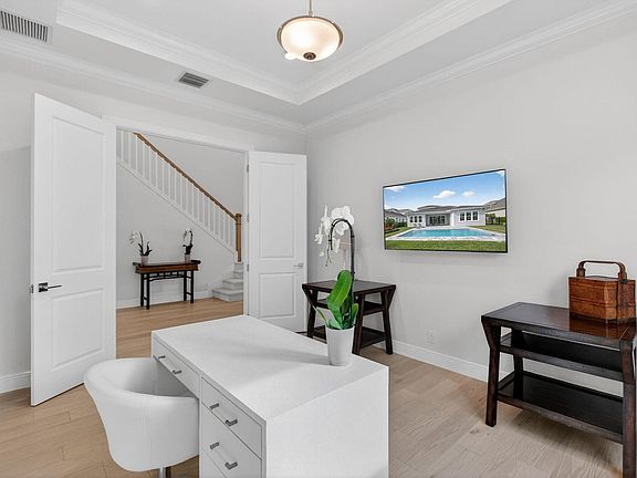 5th image of 9249 Crestview Cir
